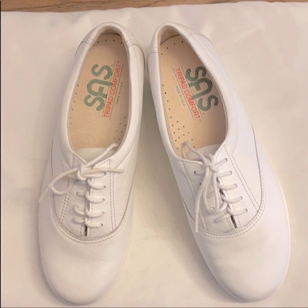 SAS WHITE COMFORT SHOES.  STYLE IS WHISPER…